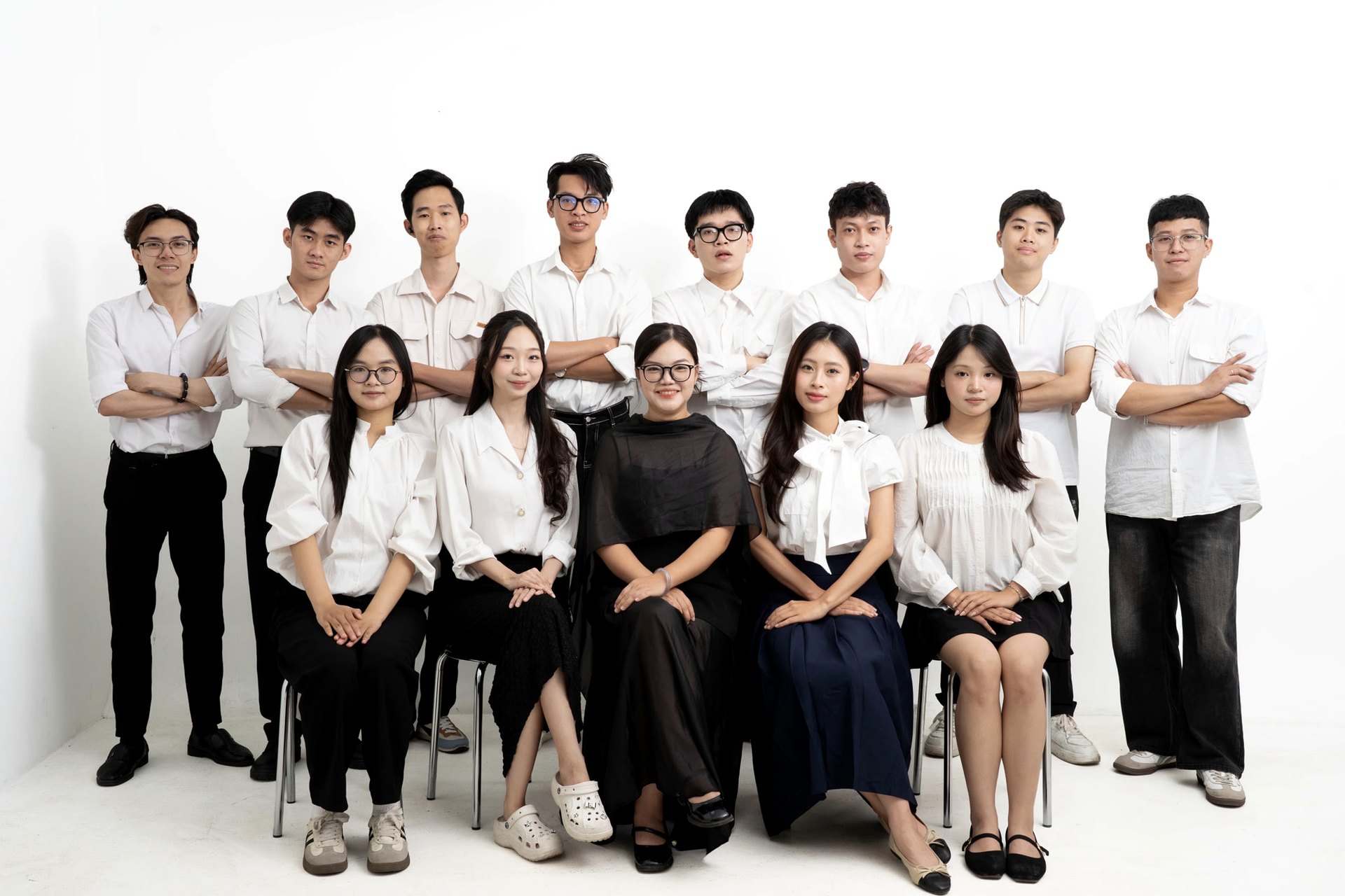 Đội ngũ Phúc An Digital — collective studio portrait
